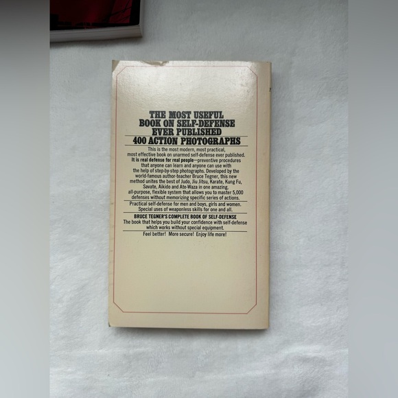 small-circle jujutsu by wally jayđź“• BRUCE TEGNER'S COMPLETE BOOK OF SELFDEFENSE - Picture 11 of 14